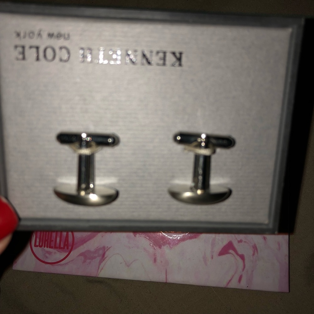 🌸NWOT KENNETH COLE SILVER CUFF LINKS 🌸 - Picture 4 of 5
